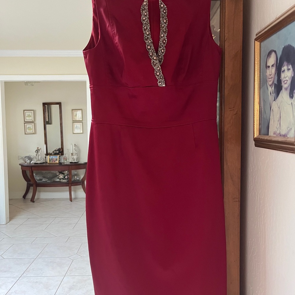 Kay Unger NY Cocktail Sheath dress Embellished knee length , size 8 cherry red
